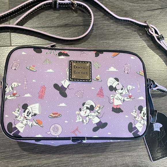 Disney Dooney & Bourke Epcot International Food & Wine Festival Theme Bag - Picture 4 of 4